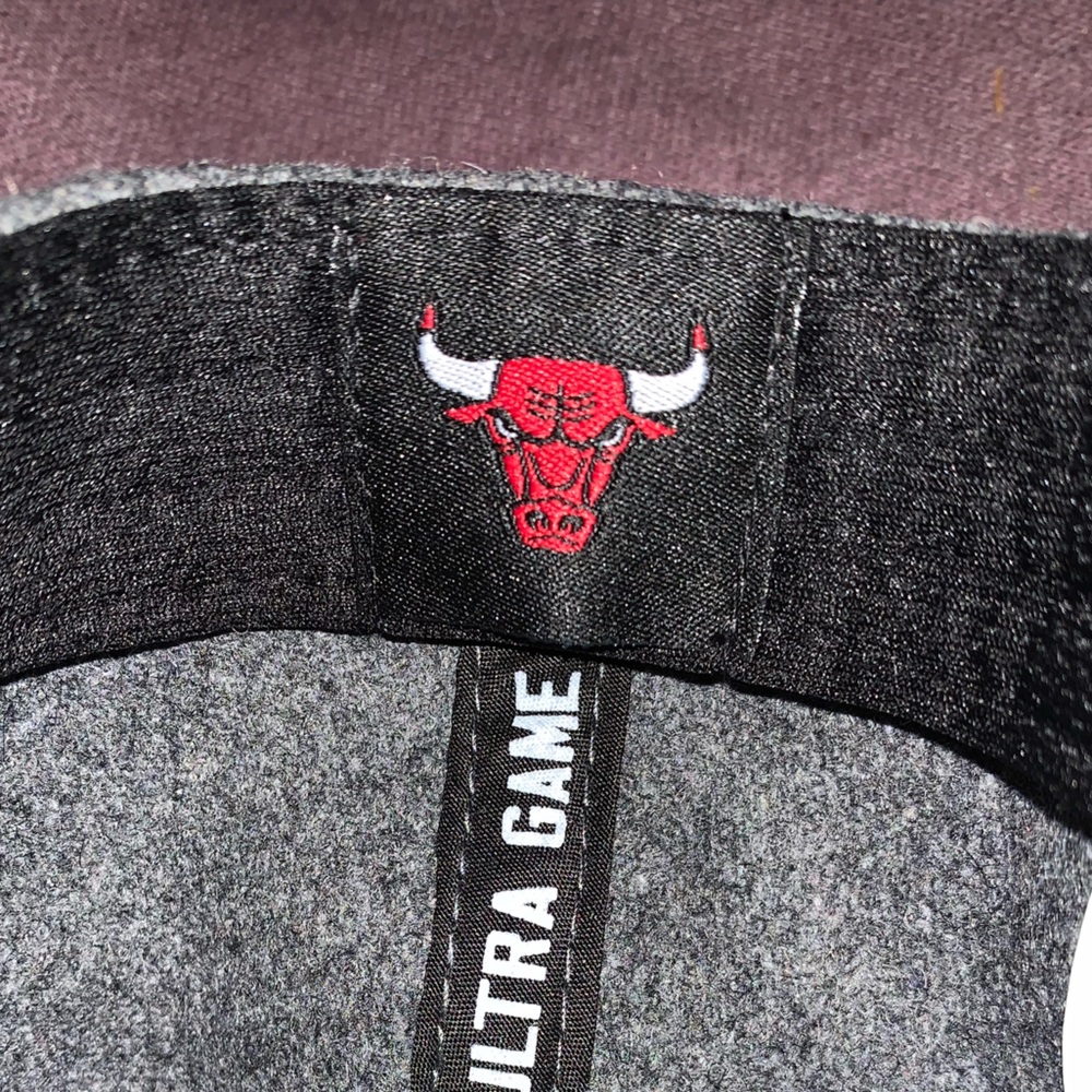 ๐๐๐๏ธ Chicago Bulls Full Court Two-Tone Statement SnapBack Hat ๐๏ธ๐๐ - Picture 9 of 12